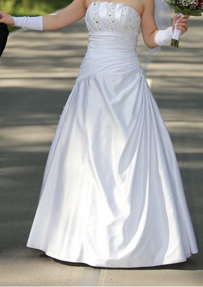 Sprzedam piękną białą satynową suknie ślubną rozm. 36-38