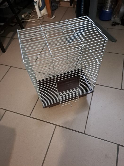 Продам клетку металическую