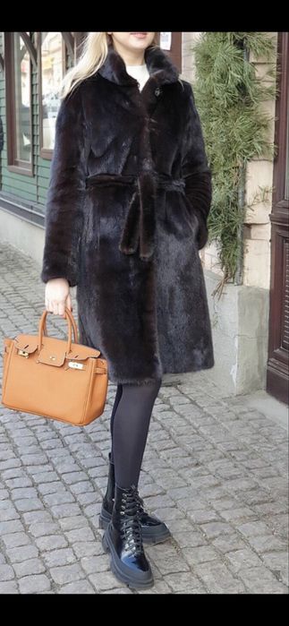 Шуба канадская норка, махагон цвет