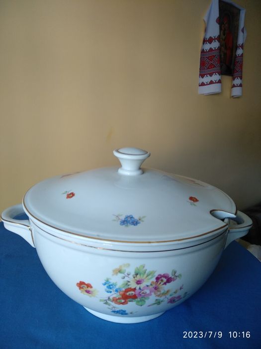 Супниця фаянсова