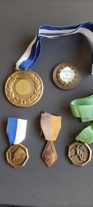 Medalhas diversas  (3 fotos) preços de 0,50 ou 1,50 cada