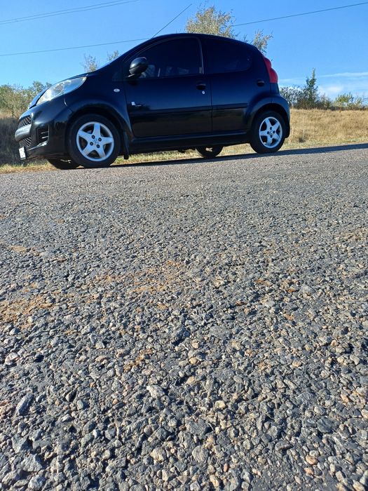 Продам своє авто Peugeot 107