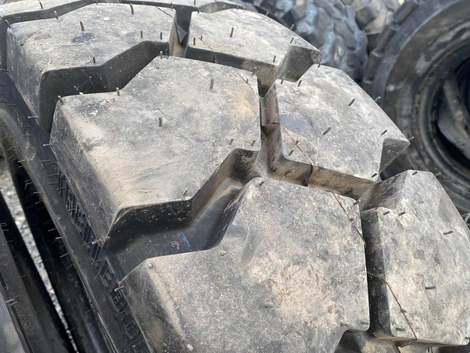 Opony 12.00-20 TRELLEBORG T-900, BKT POWER TRAX HD 100% Bieżnika