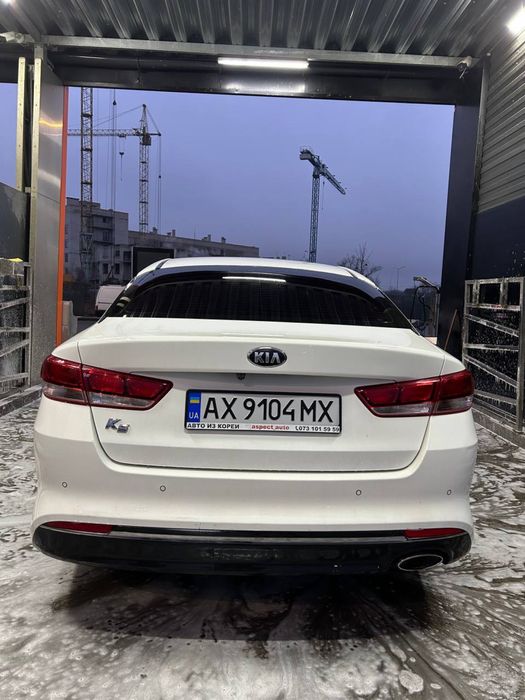Автомобіль KIA K5