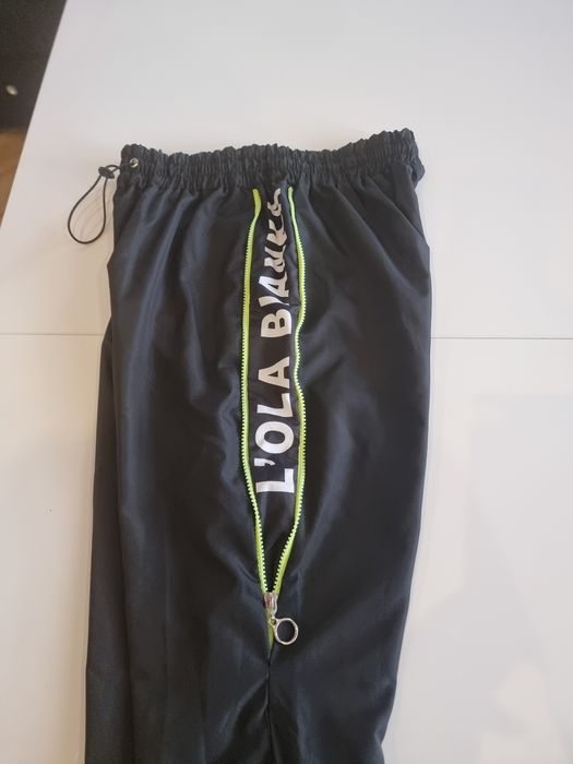 Piękny czarny dres