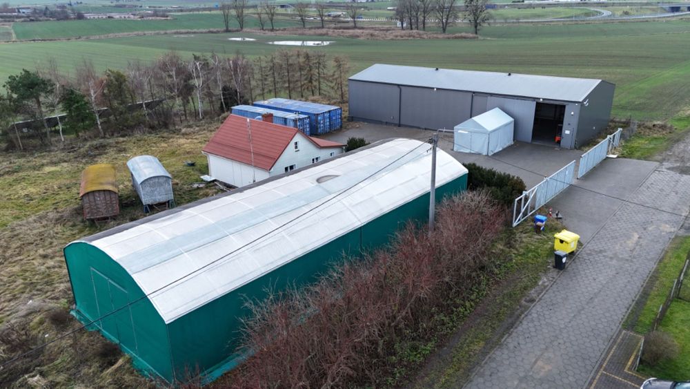 Hala 400 m + hala namiotowa 230 m+ plac TIR  Przy A1 Stanisławie Tczew