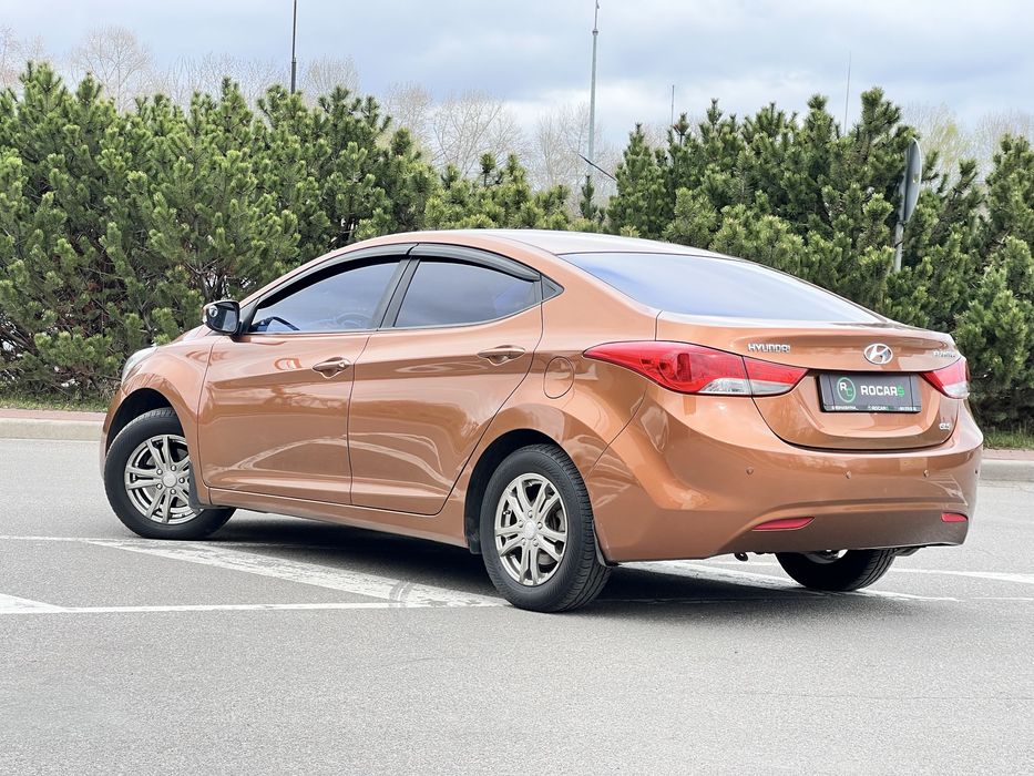 Hyundai Elantra 2012 рік 1.8 бенз/газ