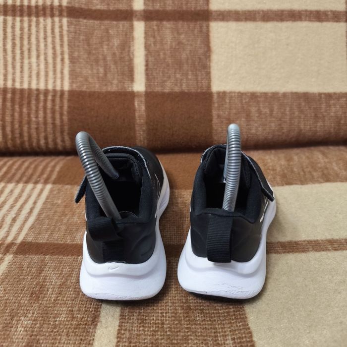 Оригінальні дитячі спортивні кросівки Nike на липучці для хлопчика 29р