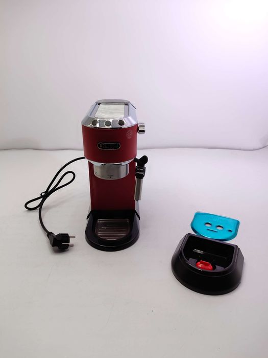 Kolbowy ekspres ciśnieniowy De'Longhi Dedica Style 1350 W czerwony