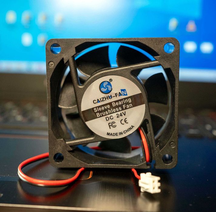 Вентилятор бесщеточный 60x60x25 мм 24В
