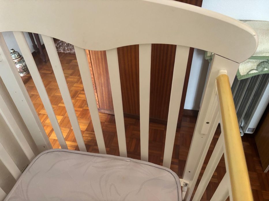Cama de bebé- Trama- oferta de todos os adereços