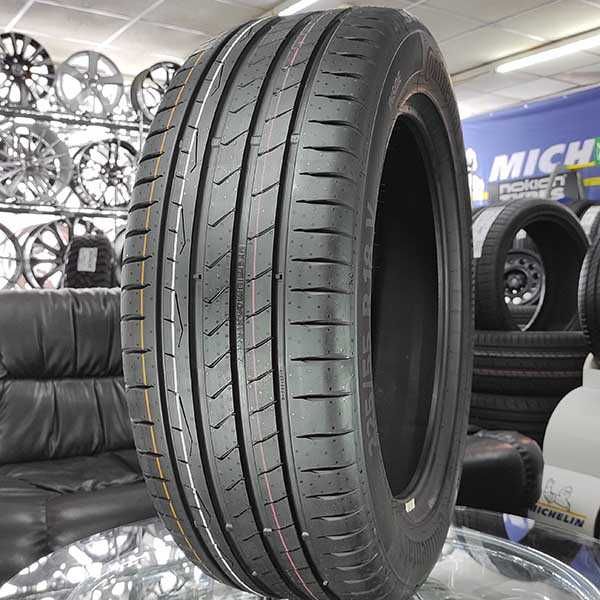 Купить разноширокий комплект шин резины 275/35 R19 + 245/40 R19