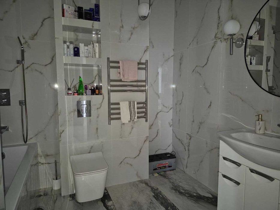 Під ПРОГРАМИ!!! 2к. квартира в Авторському кварталі з авторським ремонтом