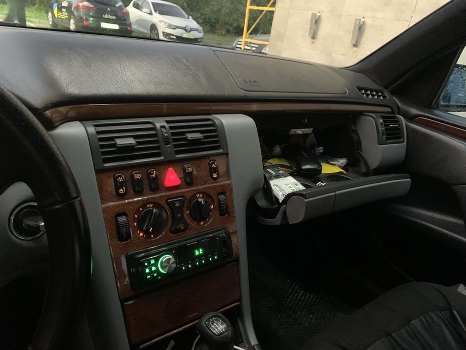 Продам  Mercedes W210 E280