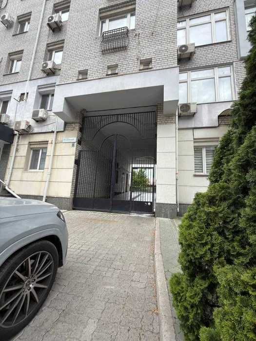 Оренда елітної 7-кімнатної трирівневої квартири в центрі м.Дніпро