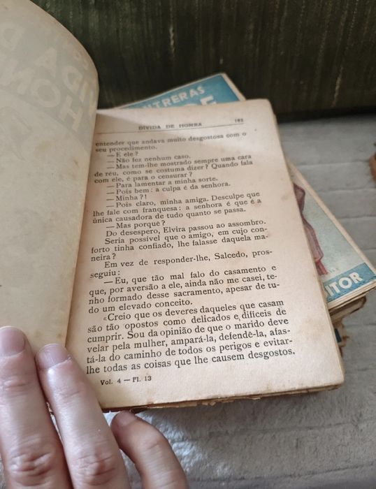 Coleção Antiga 39 Livros / Fascículos "Dívida de Honra" (Anos 30/40)