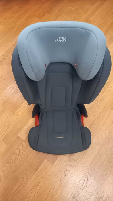 Дитяче автокрісло Britax-Romer KIDFIX 2 R Storm Grey в гарному стані.