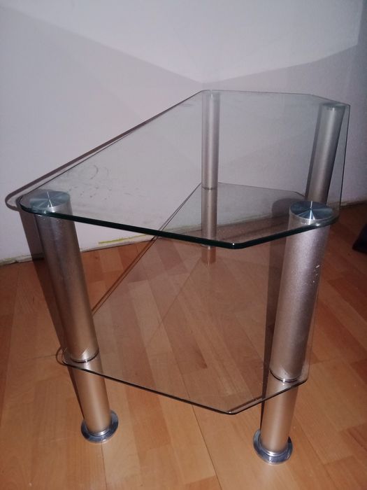 Stolik szklany pod telewizor