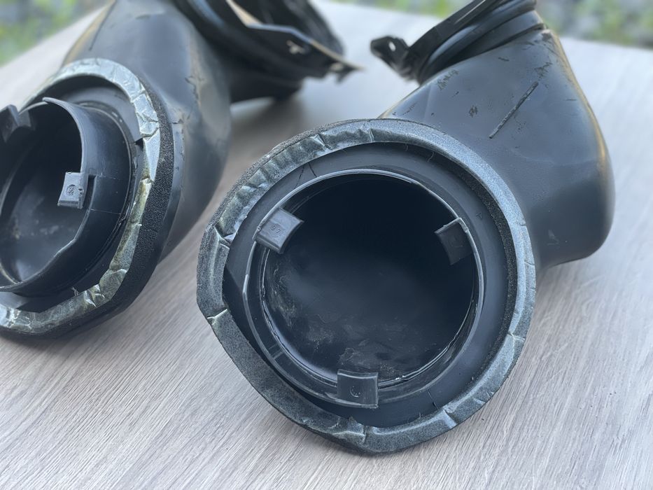 Хобот БМВ Е39 Дорестайлінг Патрубок Корпусу фільтра салону BMW L R