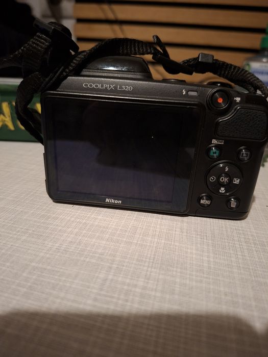 Aparat Nikon L320