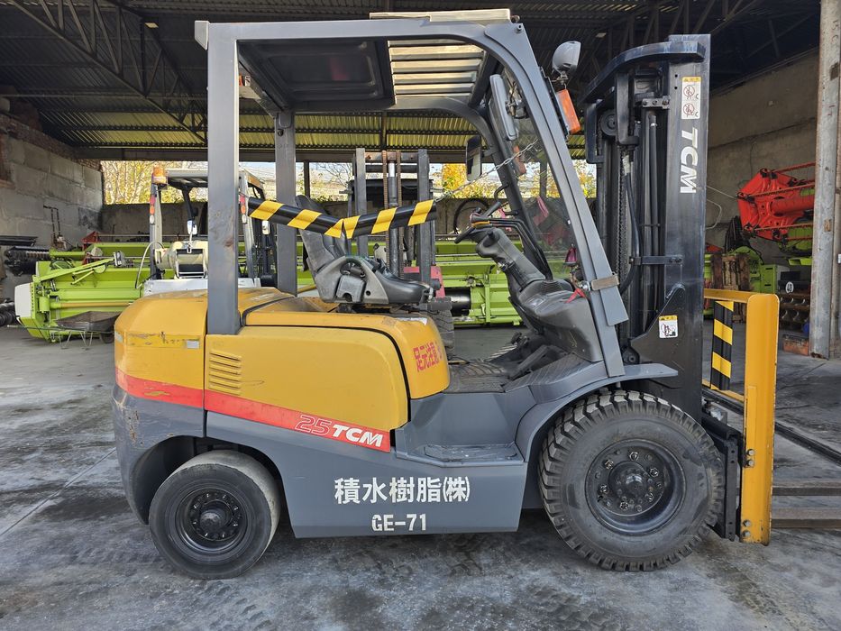 Навантажувач ТСМ 2.5 ТОННЫ грузоподъемность.