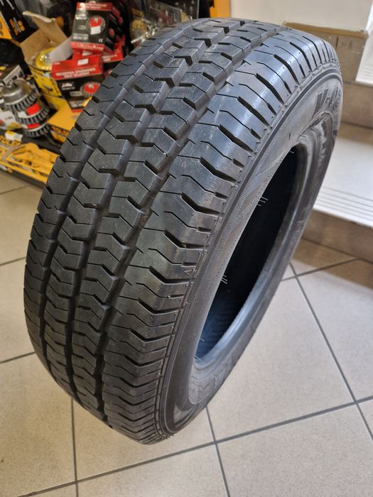 Ovation 205/65R15c V-02