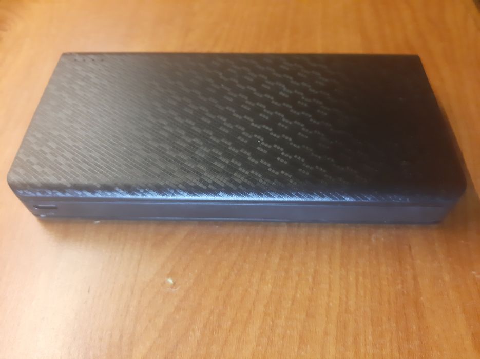 Корпус повербанка з аккумуляторами 18650 та виходом 9v-12v