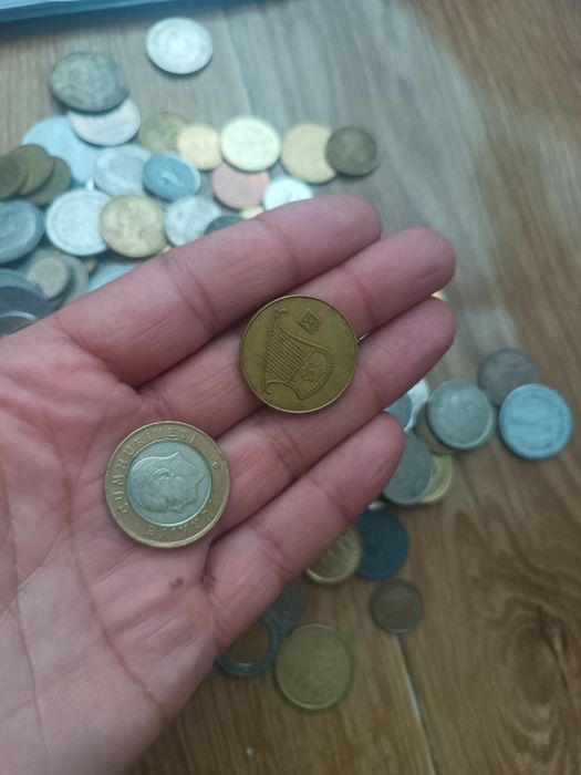 625  Монет  світу