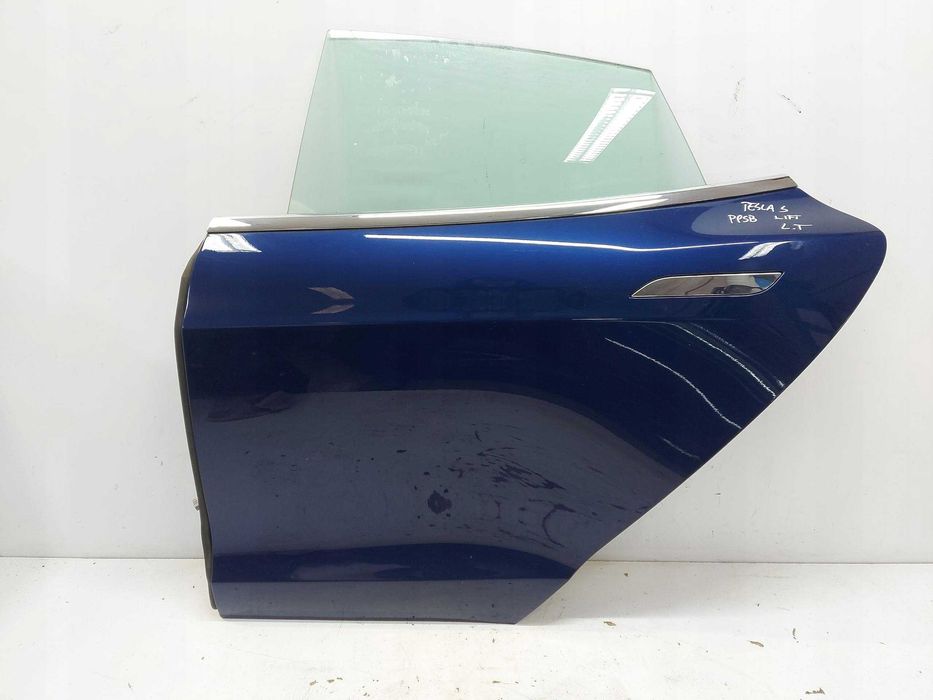 Tesla Model S двері передні задні праві ліві рест дорест