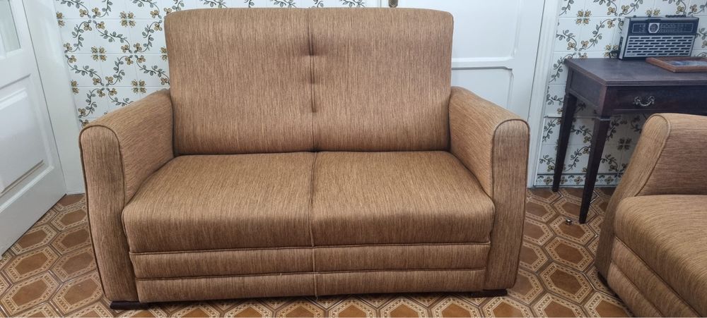 Sofá em tecido lavavel de 2 lugares