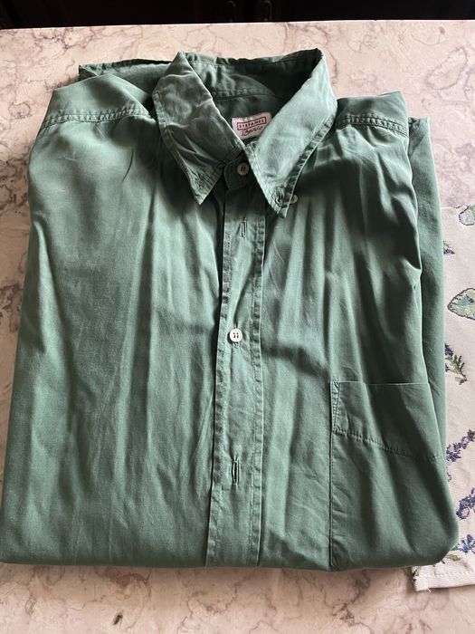 Camisa manga cumprida de cor verde