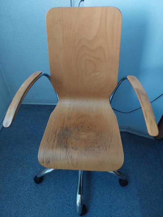 Стул на колесиках б.у.