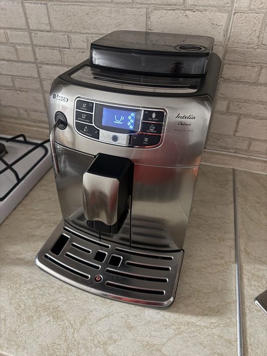 Кавоварка Saeco Intelia Deluxe HD8904
