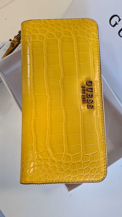 Nowy portfel GUESS