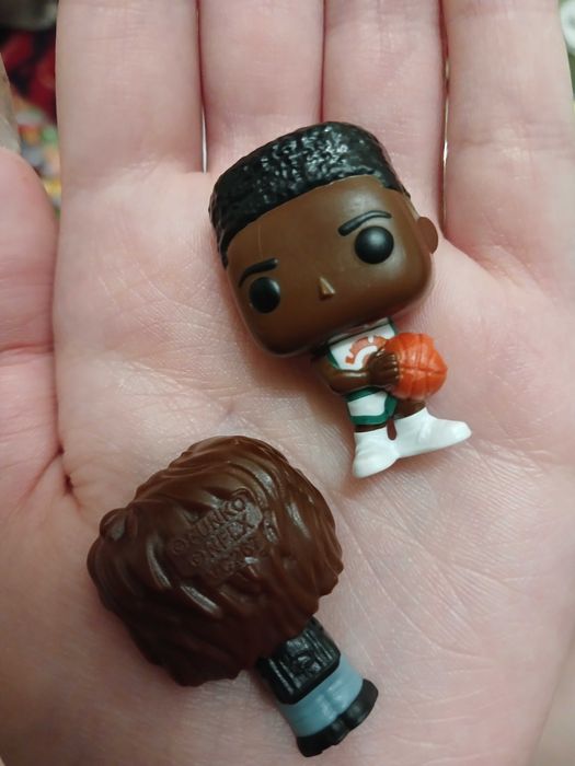 Половина стіва і лукаса kinder joy