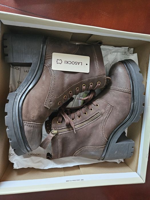 Buty skórzane Lasocki 39