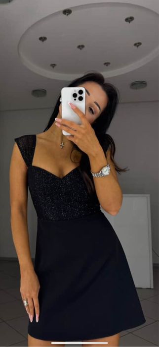 Сукня вечірня чорна миди