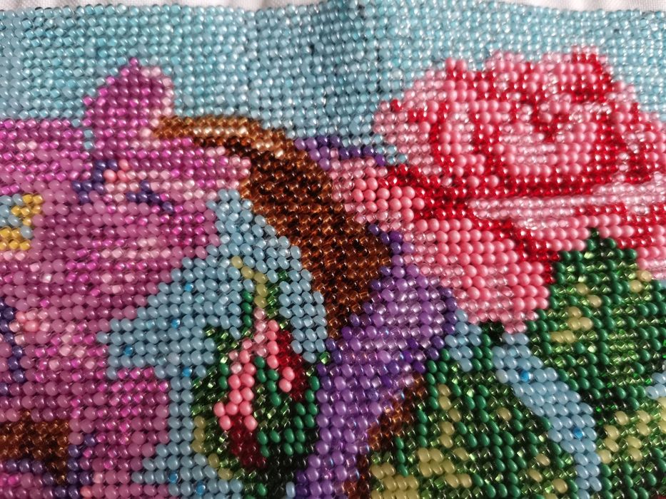 Продам картину вышитую бисером.