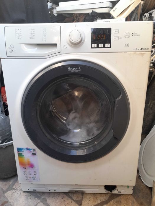 maquina lava 9 quilos da Ariston smi nova para desocupar