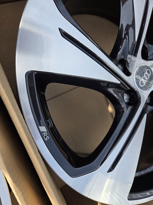 Oryginalne felgi Audi 19 A3 S3 8Y 8V Nowy model