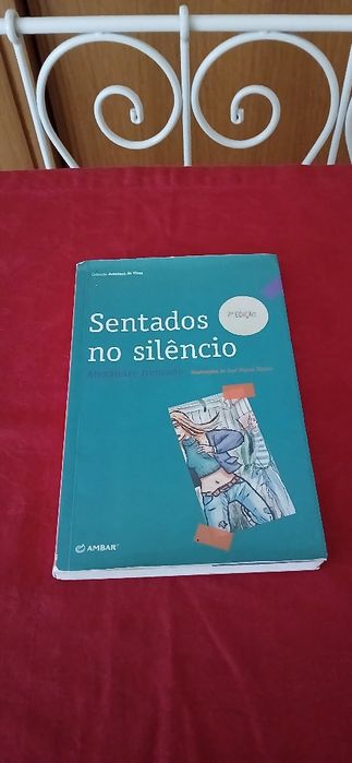 Sentados no Silêncio