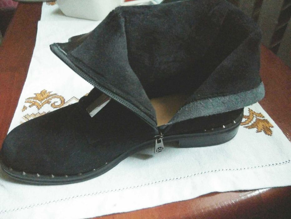 Жіночі ботинки. Польща.