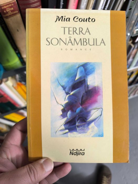 Terra Sonâmbula — Mia Couto (edição Ndjira)