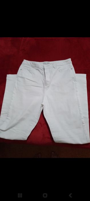 Calças  brancas de ganga