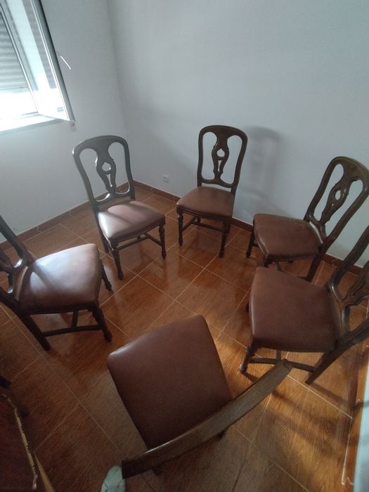 Vendo Conjunto Mesa + 6 Cadeiras