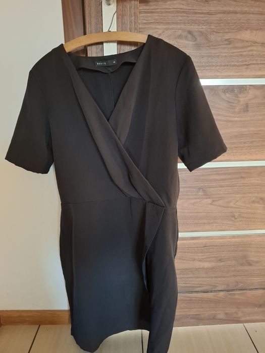 Czarna sukienka, rozmiar 44,firmy mohito