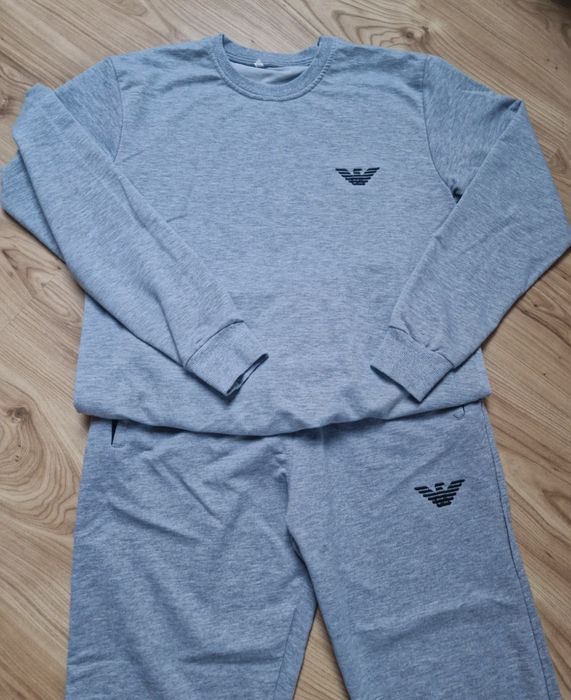 Dres męski Armani Stan bardzo dobry Rozmiar M