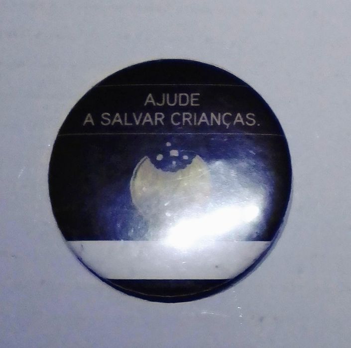Crachá Vamos salvar as crianças 4 cm.