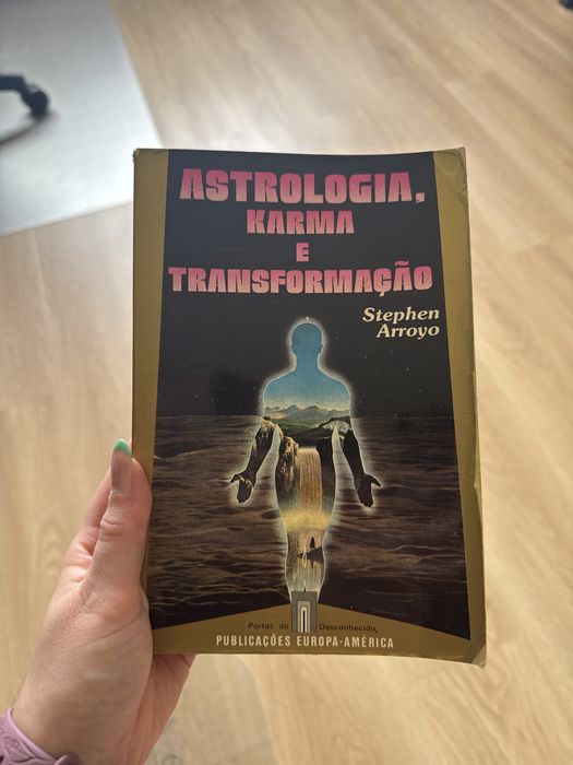 Livro astrologia, Karma e transformação - Stephen Arroyo