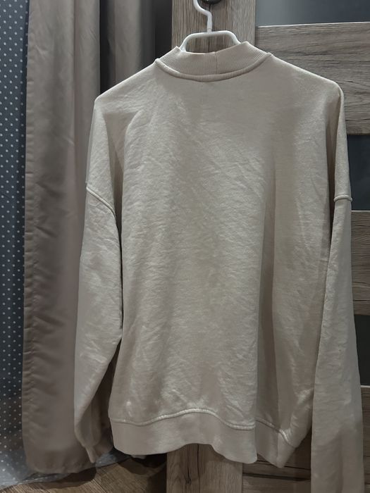 Bluza z wyhaftowanym nadrukiem